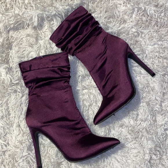 So Me Purple Satin Stiletto Slouch Booties 5.5 (EUC) - Picture 3 of 7